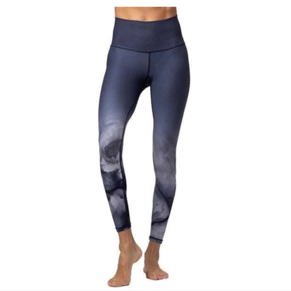 NWT- Sol & Mane Cora Wispy Waves 7/8 Legging Liquid Blue Size Large